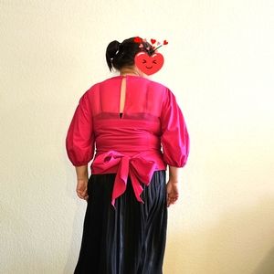 Tops/blouse with ling bow tie, fuschia pink, large to XL.
